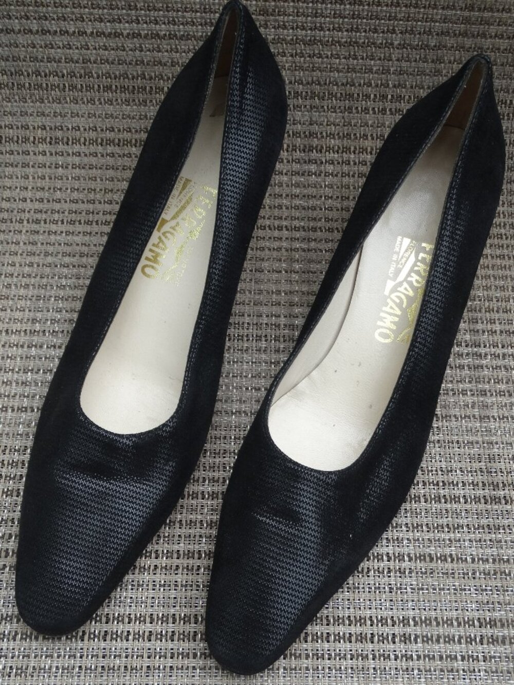 Salvatore Ferragamo Low 2" Heel Suede Pumps 9.5 4A, Italy, lightweight, textured